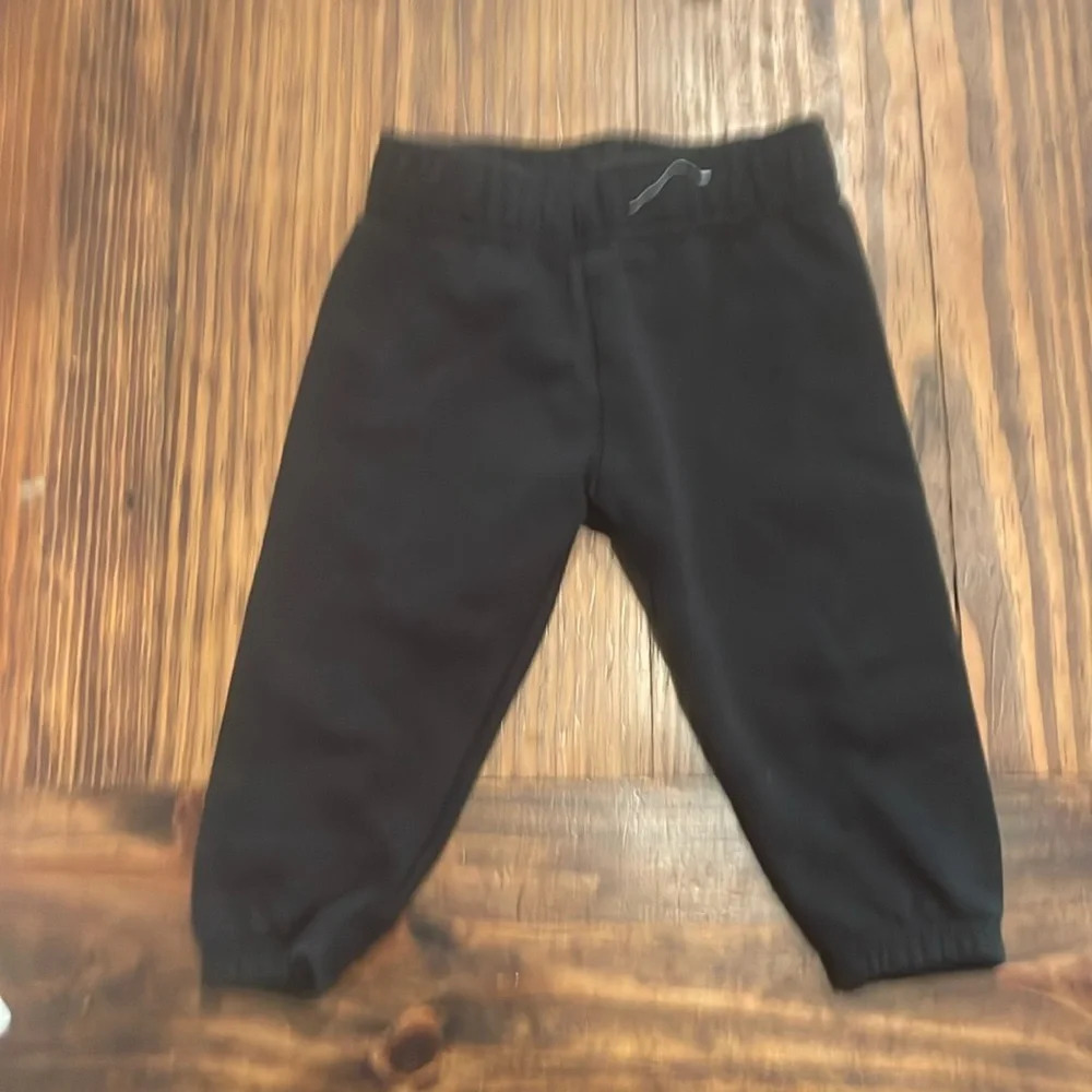 Carters/Cloud Island Assorted pants 6-9M
